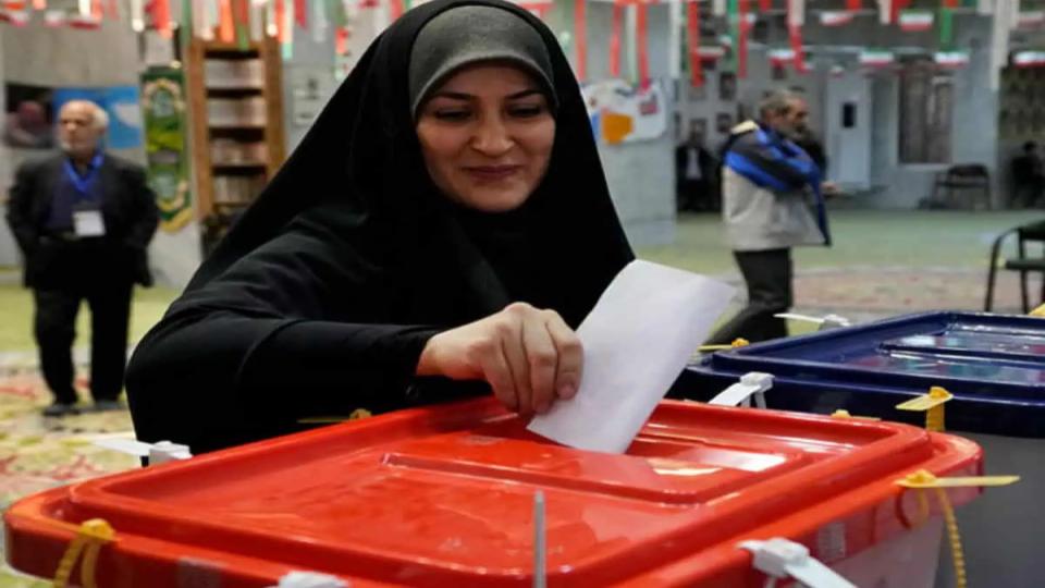 Iranian nationals in Syria cast vote in Presidential election