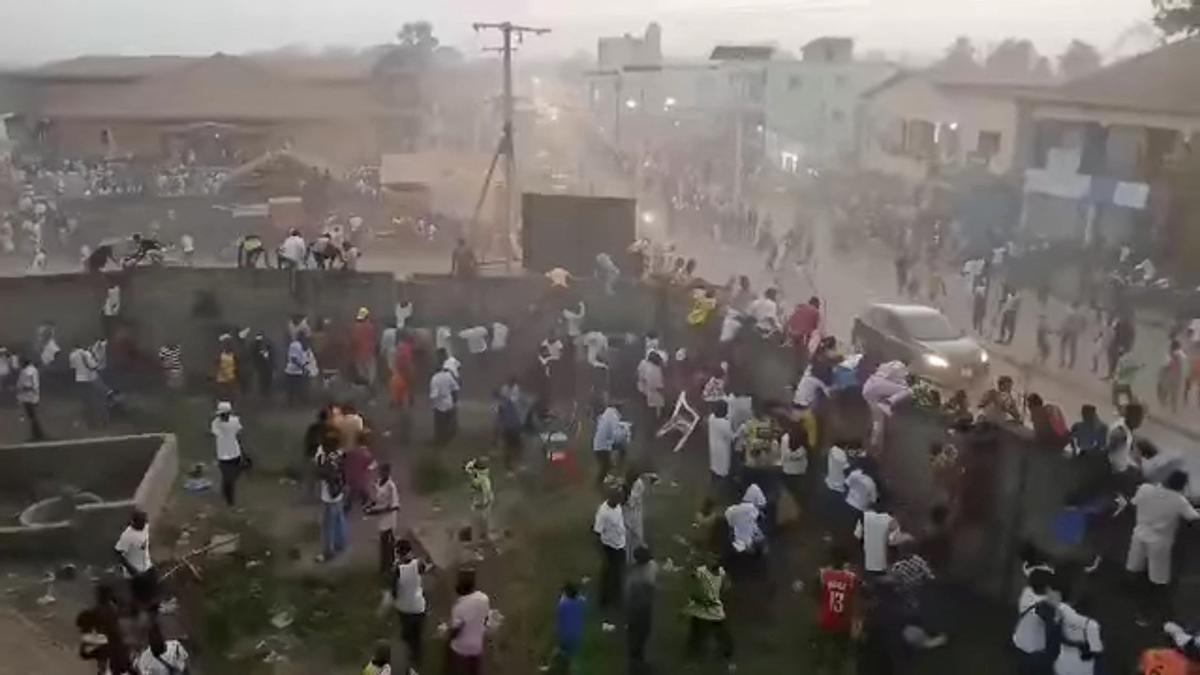 Guinea: Dozens killed, including children in stampede after soccer clash