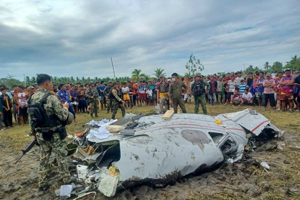 4 killed as US military plane crashes in Philippines