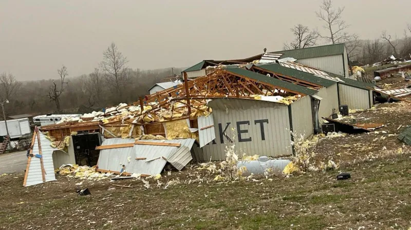 34 dead as tornadoes tear through southern US