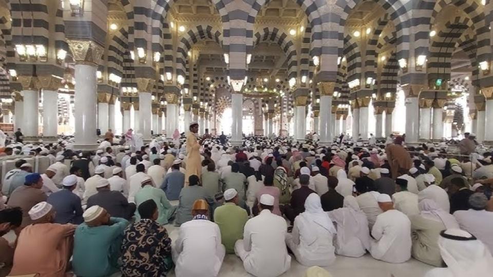 Over 9.7M worshippers pray at Prophet’s Mosque in first 10 days of Ramzan