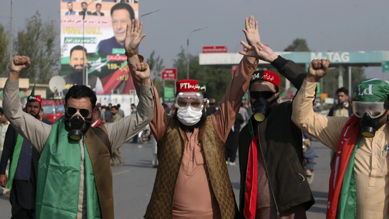 Anti-govt protest march of PTI supporters reaches Islamabad outskirts