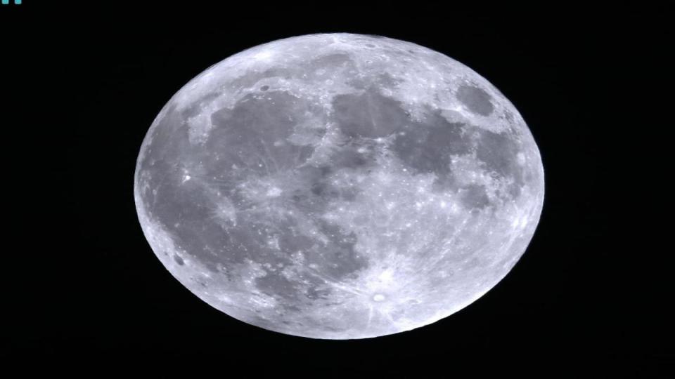 supermoonlightsupsaudiarabianskies