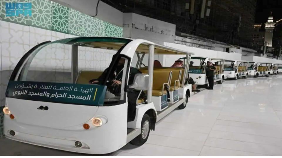 Saudi Arabia provides Golf carts to pilgrims with disabilities at Grand Mosque