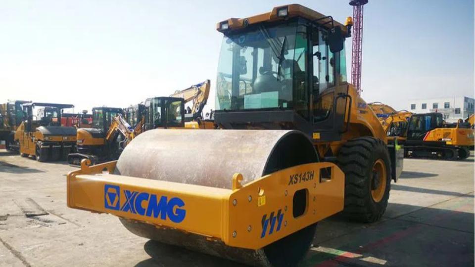 School girls jump out of window mistaking sounds of road roller for earthquake in Pakistan