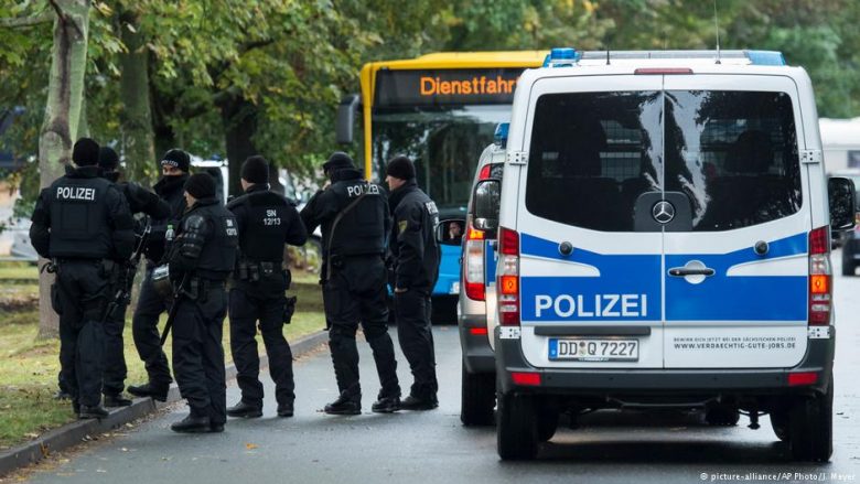 Several injured in knife attack in Berlin, Germany