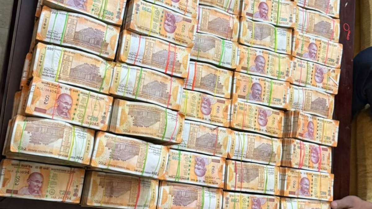 Three crore cash seized from former Constable in Madhya Pradesh