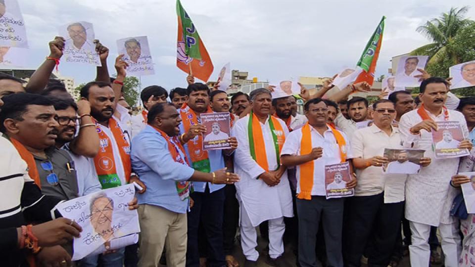 BJP holds protest demanding Karnataka CM resignation after HC