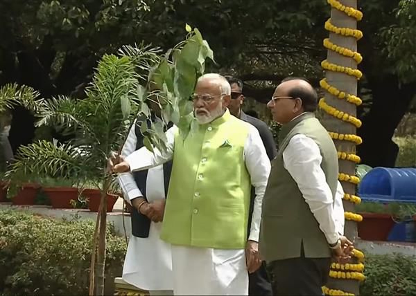 pmlaunchestreeplantationcampaignonworldenvironmentday