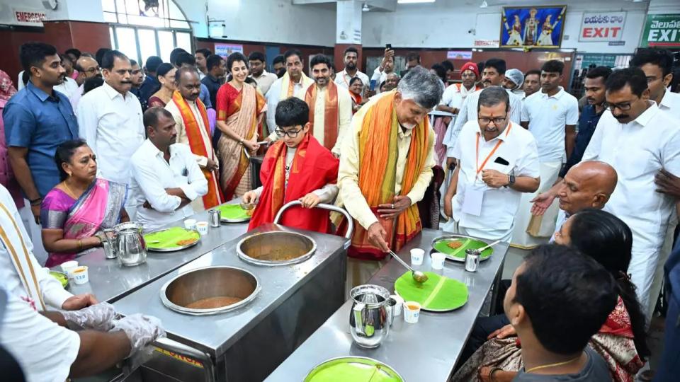 Chandrababu Naidu, family members serve meals to Tirumala pilgrims