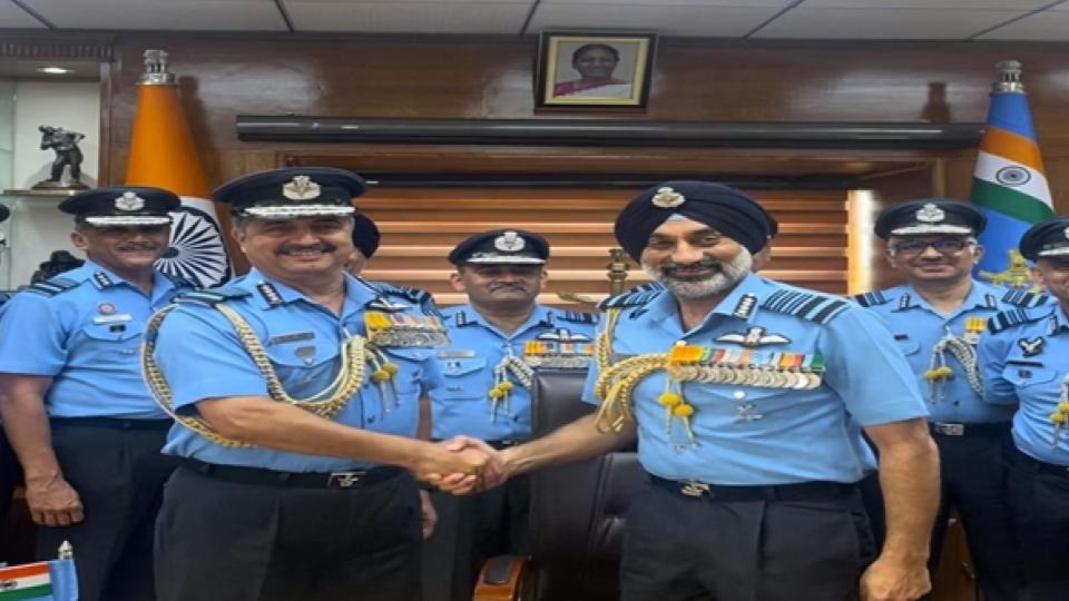 Air Marshal Amar Preet Singh Takes Over As New IAF Chief