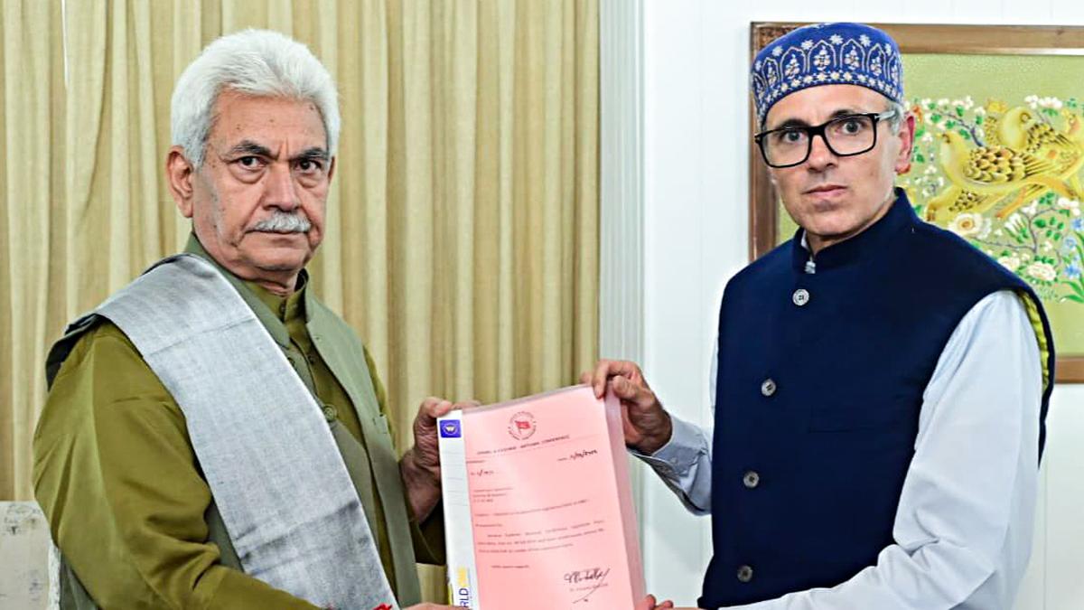 LG Manoj Sinha invites National Conference leader Omar Abdullah to form new govt