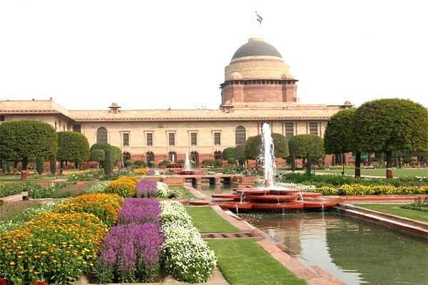 Konark wheel with 4 sandstone replicas installed at Rashtrapati Bhavan