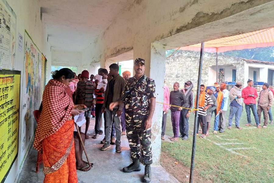 Polling underway for first phase of Jharkhand Assembly Elections in 43 constituencies