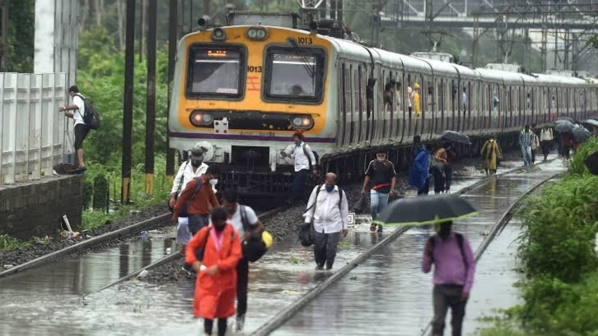 IMD issues Yellow Alert for several regions in Maharashtra