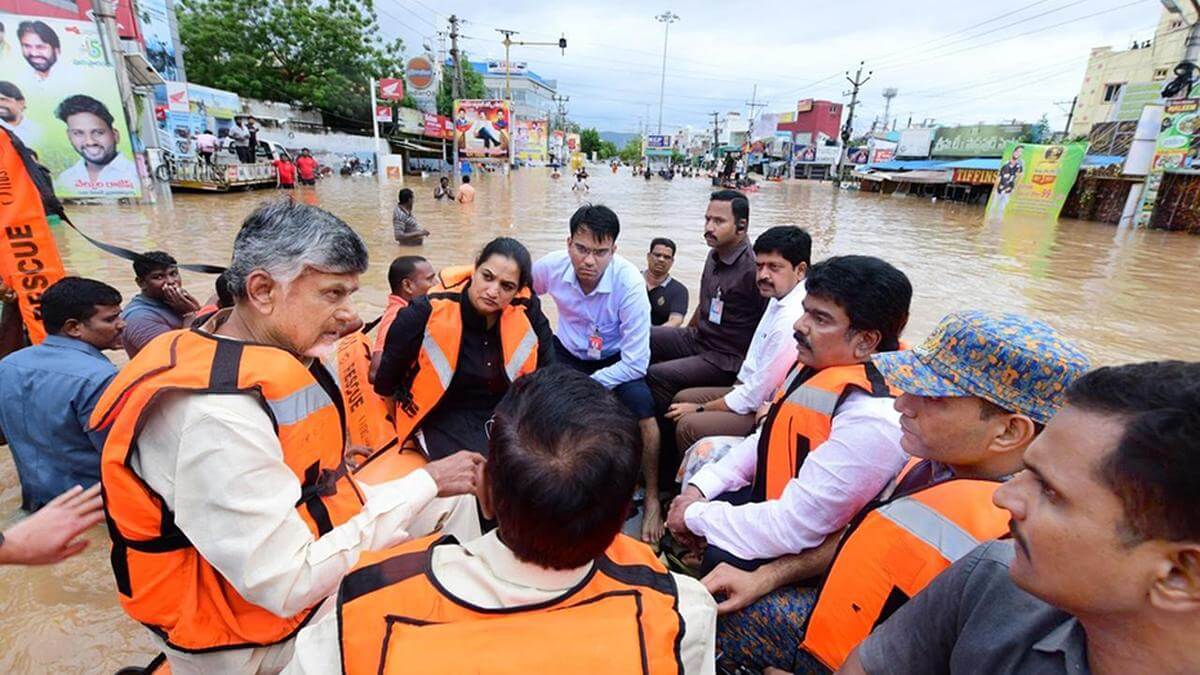 Chandrababu Naidu visits affected district, warns boat operators against charging Andhra flood victims