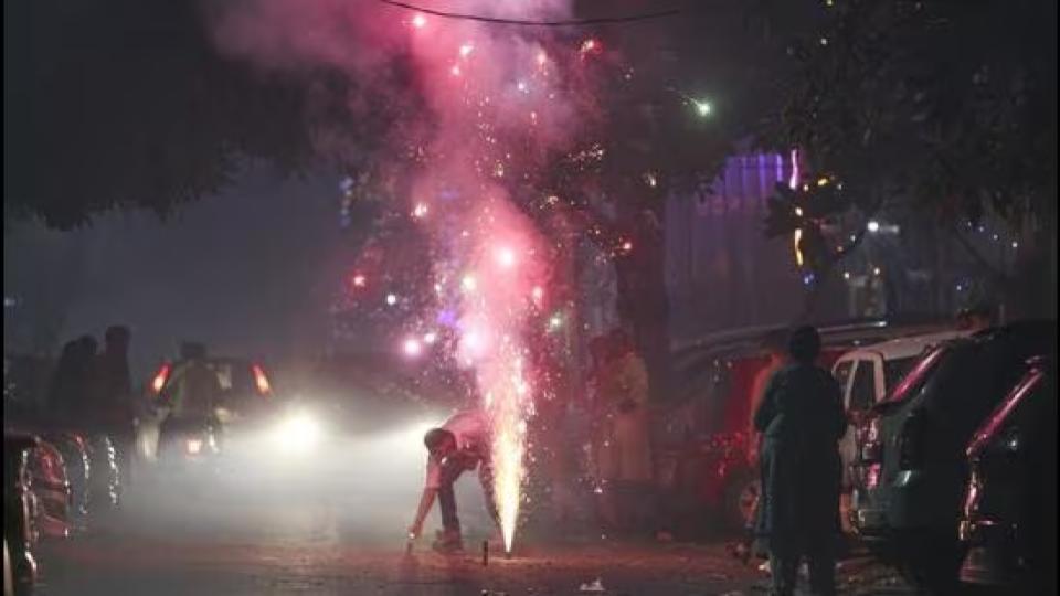 Delhi imposes immediate ban on firecrackers until Jan 1