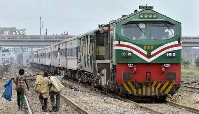 Baloch rebels hijack Pak train, claims 30 security forces killed, 214 hostage