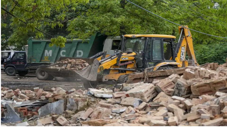 SC rejects contempt plea against UP officials for defying freeze on demolitions