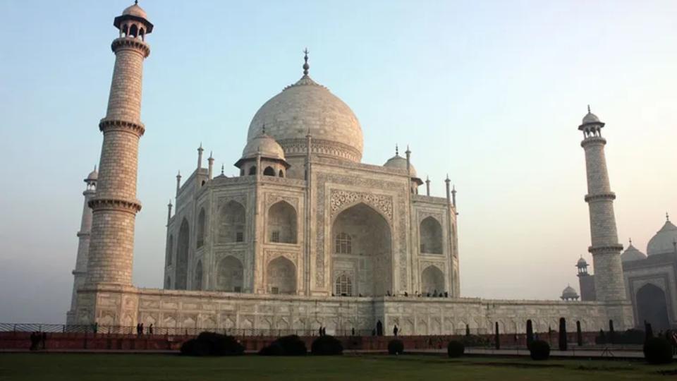 Bomb threat at Taj Mahal, nothing suspicious found