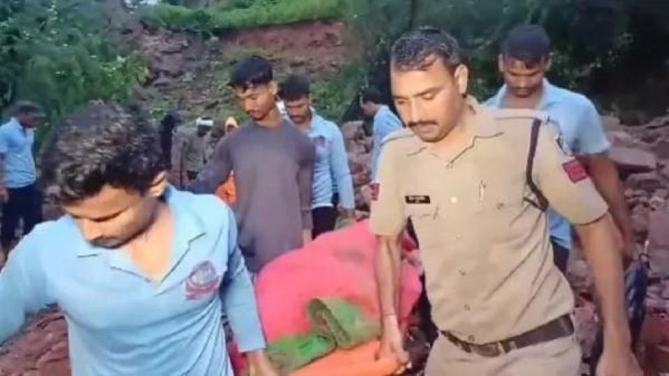 Death toll in Datia Fort wall collapse in MP rises to seven