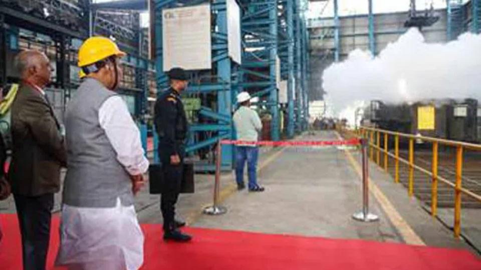 Defence Minister Rajnath Singh visits Field Gun Factory in Kanpur