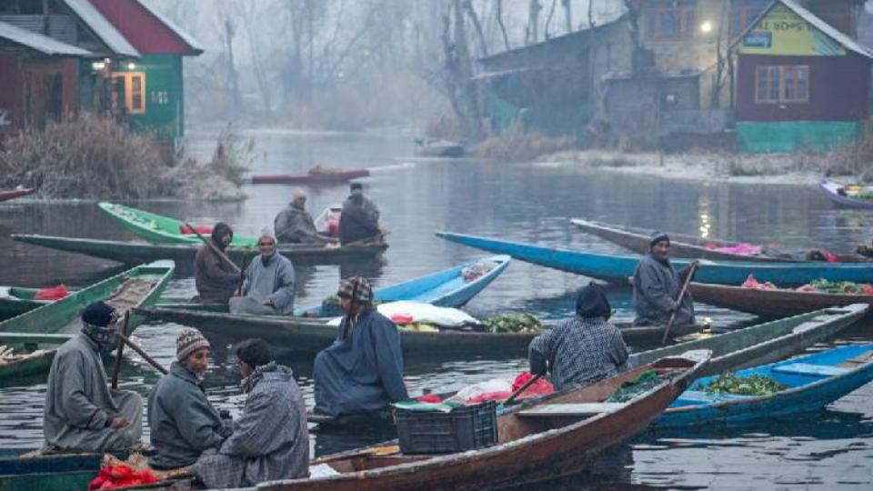 Srinagar freezes at minus 6.2 degrees Celsius, season’s lowest so far