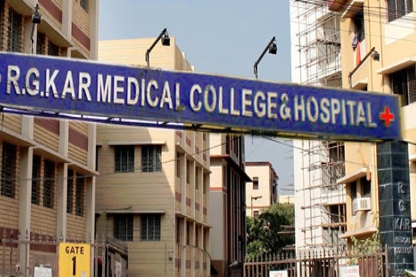 nationalcommissionforwomendelegationvisitsrgkarmedicalcollege