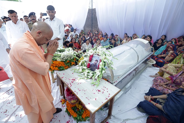 UP CM pays tributes to Pahalgam terror attack victim in Kanpur