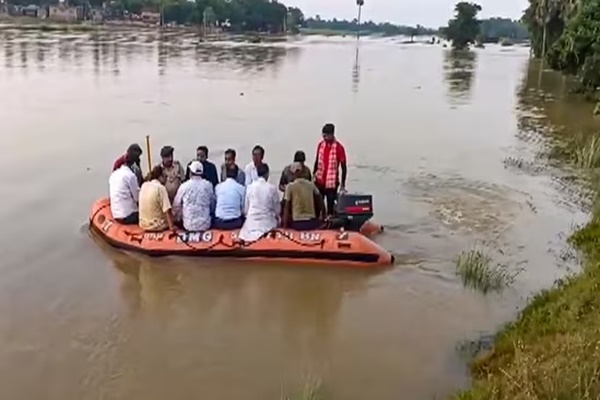 WB seals border with Jharkhand due to floods in several districts