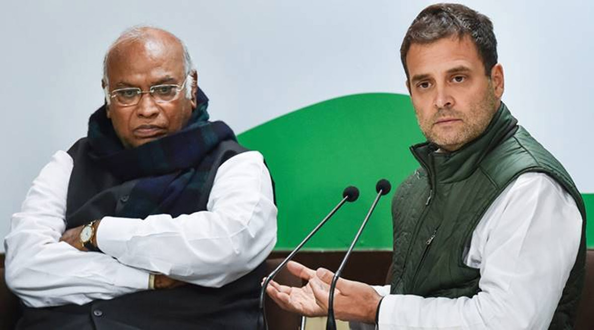 khargeandrahulgandhiexpresscondolencesforitbpsoldierskilledinchhattisgarhnaxalattack