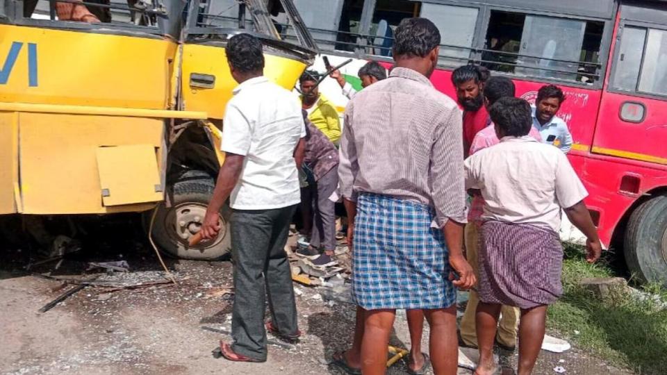 2 school students killed, 3 critically injured in Karnataka road accident