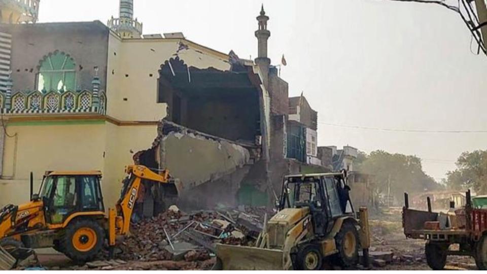 Fatehpur authorities begin demolition of 180-year-old Noori Masjid