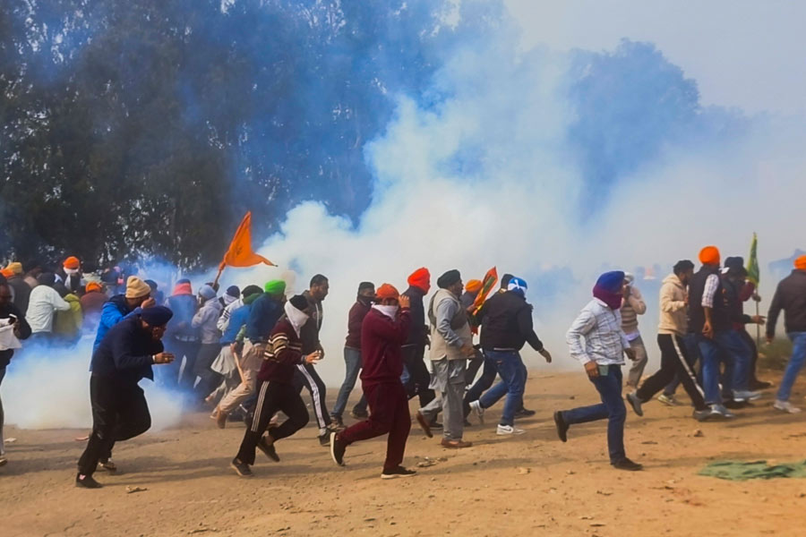 haryanapolicefireteargasonfarmersatshambuborder