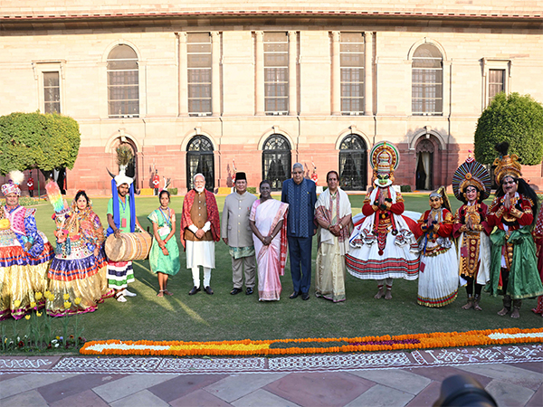 President Droupadi Murmu hosts 