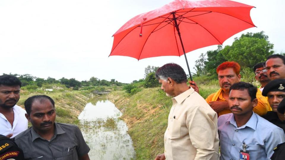 Chandrababu Naidu visits Kuppam and inspects Handri-Neeva works