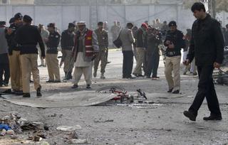 9 killed, 25 injured as 2 bomb blasts rock Pakistan