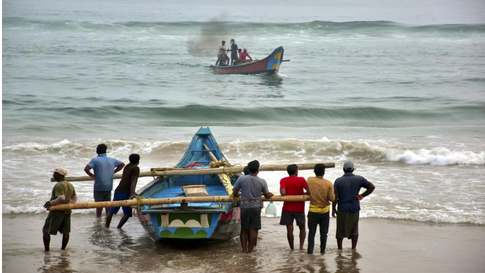 East coast braces for cyclone impact, West Bengal to receive heavy rains