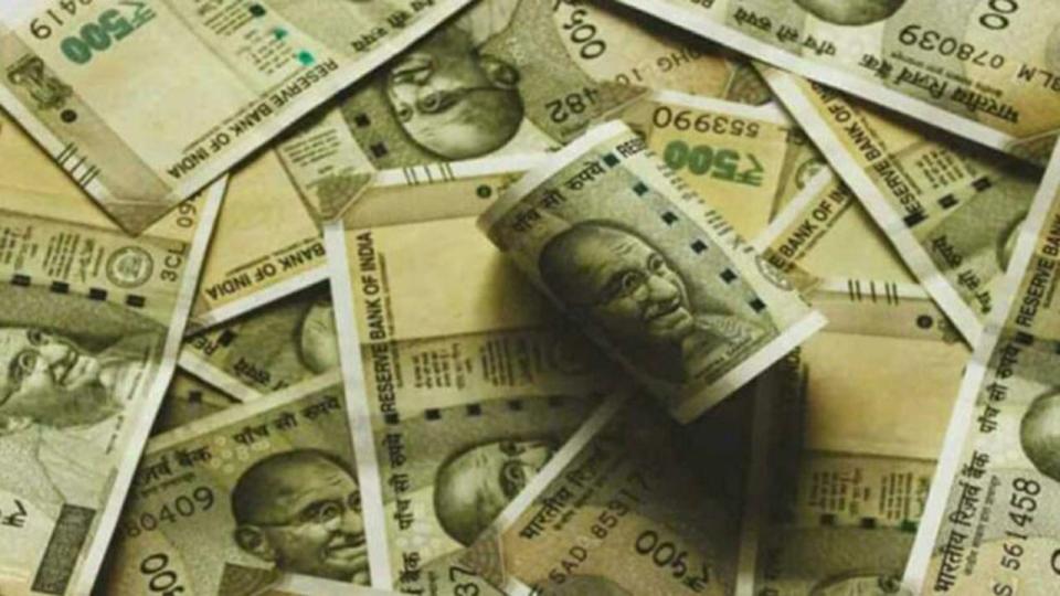 Maharashtra polls, SST seizes Rs 5.55 cr cash from vehicle Nation