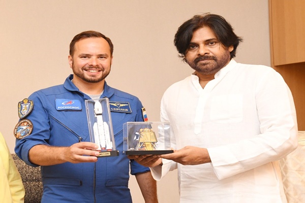 deputycmpawankalyanmeetsrussiancosmonautkorsakov