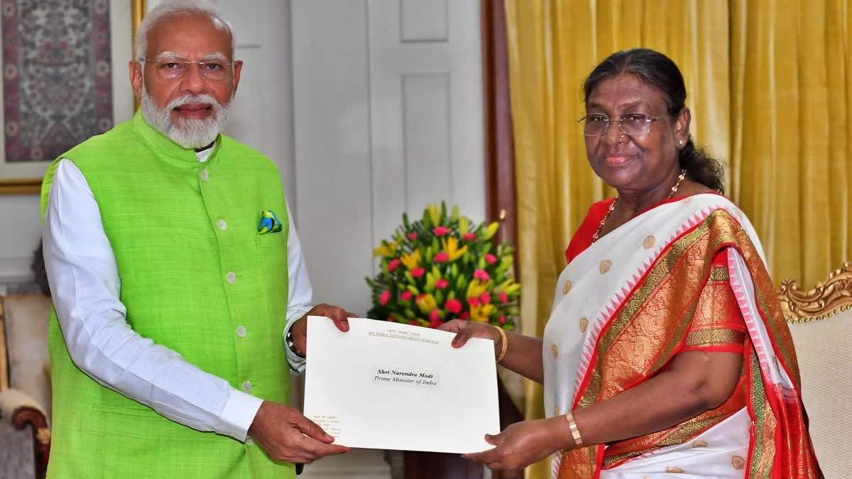 PM Modi Modi tenders resignation to President Droupadi Murmu