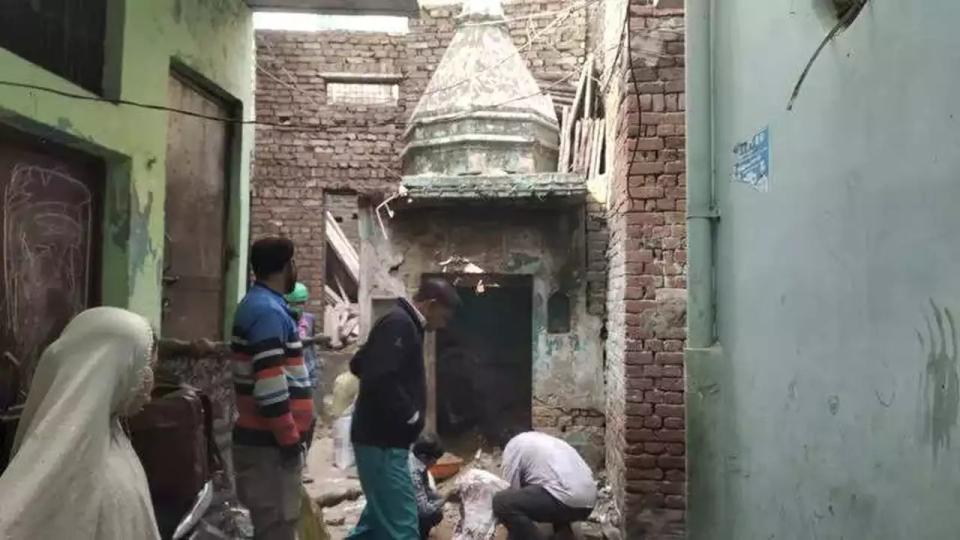 Abanadoned temple reopened in Aligarh, purification ceremony held