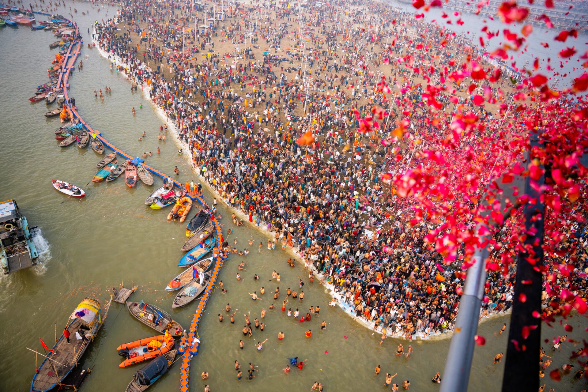 Mahakumbh: Over 1.24 crore devotees take dip in Sangam a day ahead of final bath