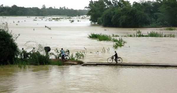 Centre releases relief amount of Rs 5,850 crore to 14 flood-affected states