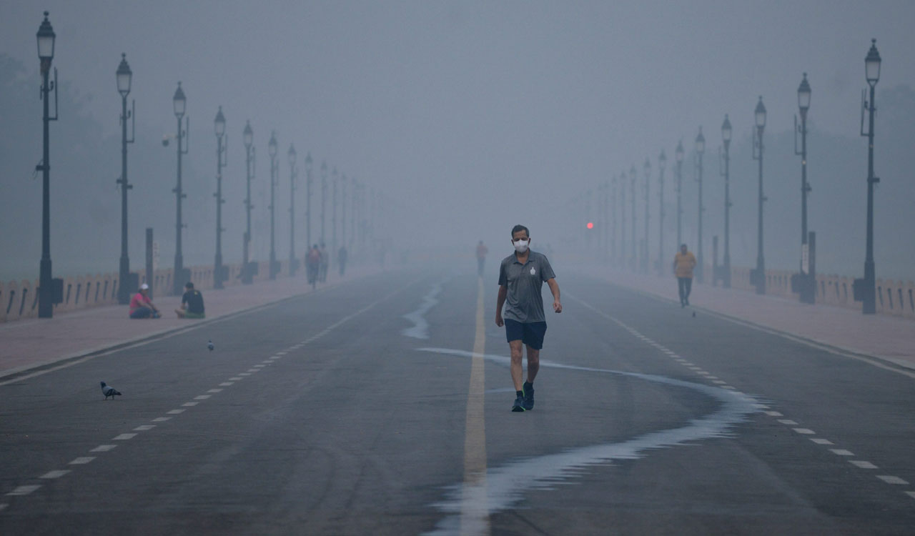 Delhiites wake up to toxic air as air quality remains ‘very poor