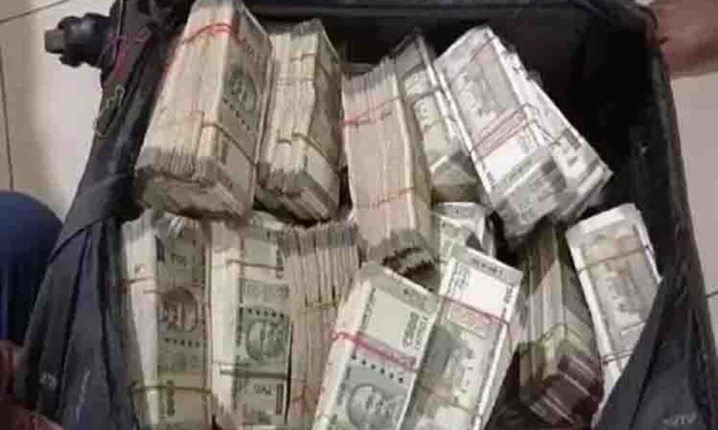 Over ₹1,000 cr seized in cash, liquor, drugs & inducements during Maharashtra, Jharkhand elections