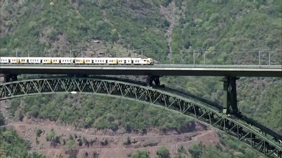  Indian Railways Conducts Successful Trial Run Of MEMU Train On Chenab Bridge in J&K