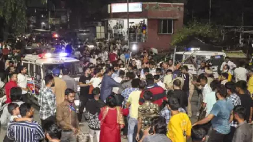 28 arrested for ‘stone pelting’ at Ganesh Pandal in Surat, houses demolised