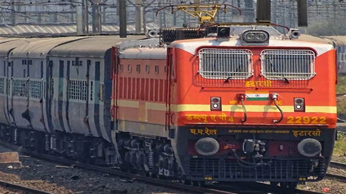 northernrailwayoperates140specialtrainsfromdelhiforchhathfestivaltravelers