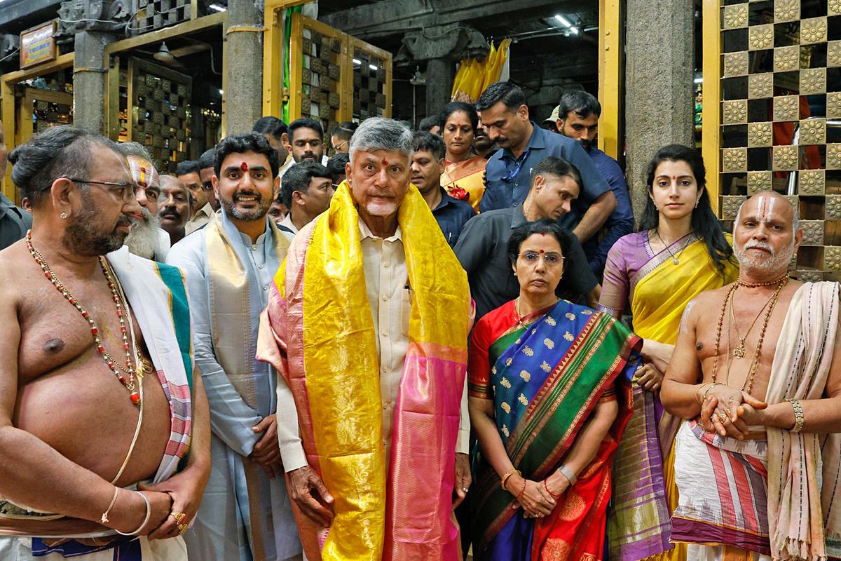 Andhra Pradesh CM Chandrababu Naidu visits Tirupati temple with family